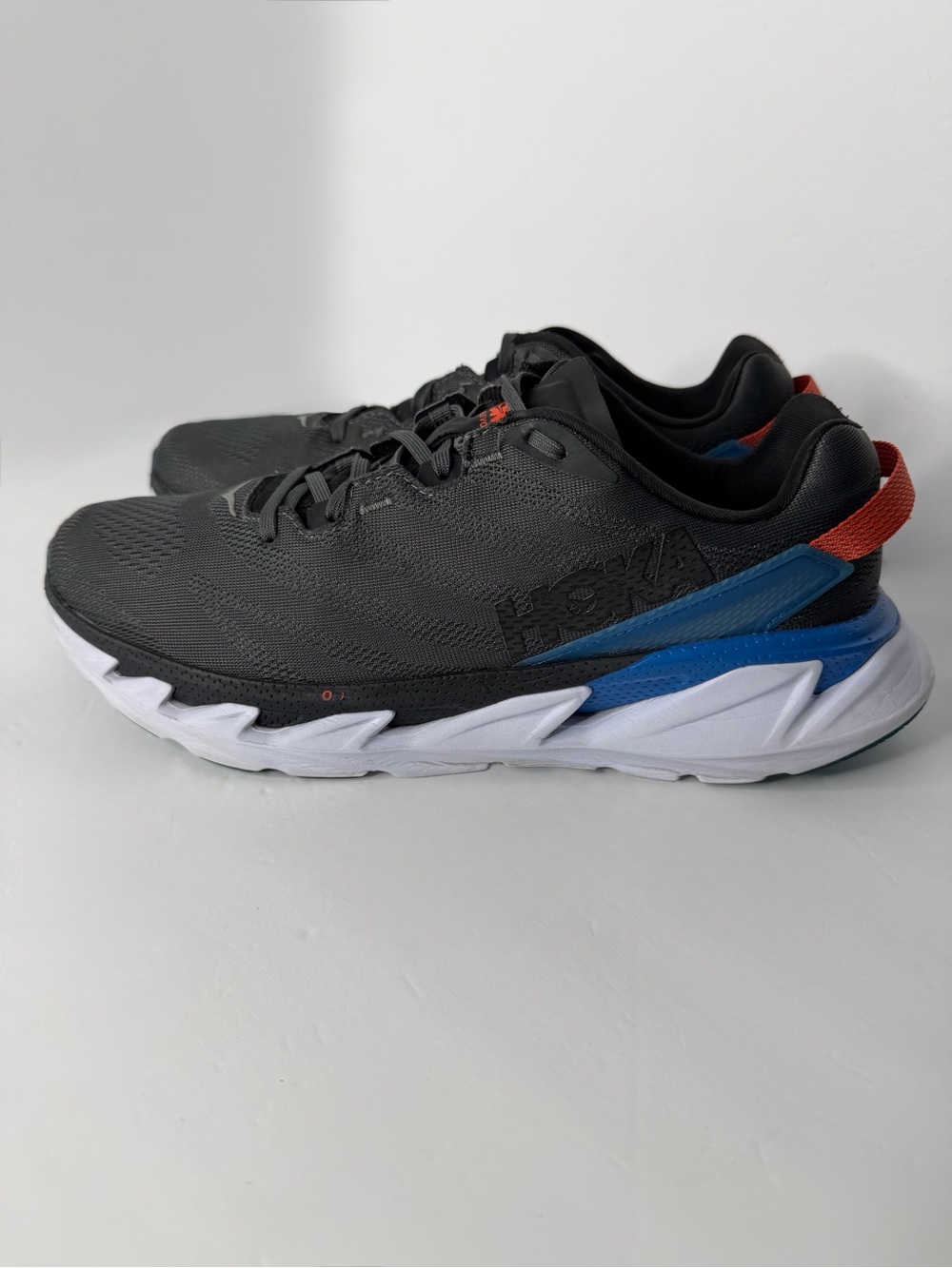 HOKA One Elevon 2 Men’s size 10.5 Athletic Running Shoes sneakers gray blue
